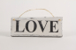 Preview: Deko-Schild „Love“ aus Holz – rustikale Vintage Wanddekoration mit liebevollem Schriftzug