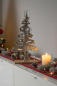 Preview: Tannenbaum aus Metall mit 4 Glaswindlichtern – moderne Weihnachtsdeko für festliche Atmosphäre