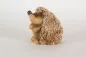 Preview: Igel aus Ton und Kunstfell stehend – warme, verspielte Herbstdeko; gleich kaufen