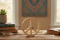 Preview: Rustikales Peace-Zeichen aus Holz – Friedenssymbol für dein Zuhause