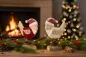 Preview: Weihnachtsvogel auf Baumstamm in rot – charmante Dekofigur aus Holz