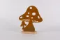 Preview: Pilz aus Metall mit Edelrost-Optik auf Holzsockel – Gartendeko