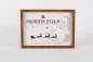 Preview: Wandbild aus Holz mit The North Pole Motiv – nostalgische Vintage Weihnachtsdeko