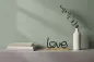 Preview: Schriftzug LOVE aus schwarzem Metall – moderne Deko für Wand oder Tisch