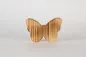 Preview: Handgefertigter Schmetterling aus Holz – perfekte Tischdeko für Frühling & Sommer.