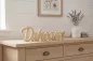 Preview: Holz-Schriftzug Dahoam im gemütlichen Wohnzimmer