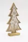 Preview: Tannenbaum aus Mangoholz mit Schneeflocken – handgefertigte Deko