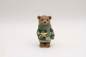 Preview: Winterliche Weihnachtsdeko Bär mit goldenem Stern – ideal als Geschenk, jetzt bestellen