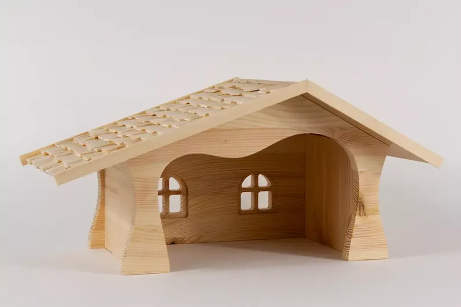 Preview: Holz Krippe Kiefer – rustikale Weihnachtskrippe als stilvolle Tischdekoration, direkt bestellen