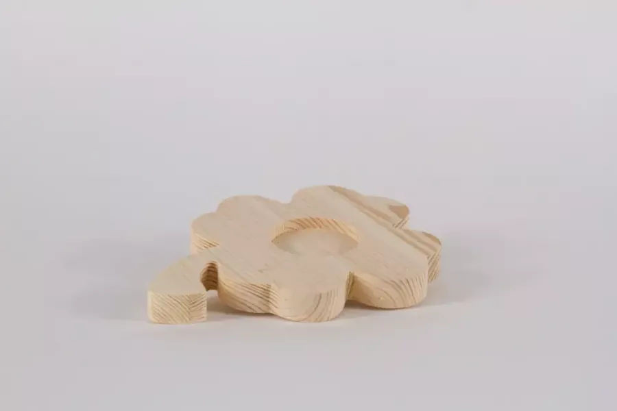 Preview: Natürliches Kleeblatt aus Holz – dekorativer Glücksbringer