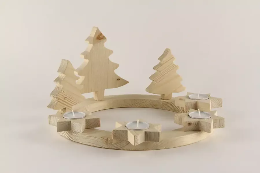 Preview: Dekorativer Holz-Adventskranz aus Kiefer für die festliche Adventszeit