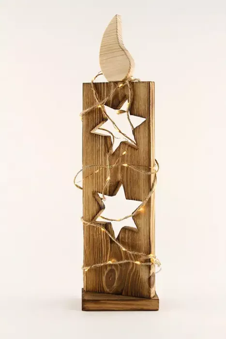 Preview: LED Holzkerze aus Altholz – handgefertigte Dekoration mit LED-Beleuchtung für festliche Stimmung