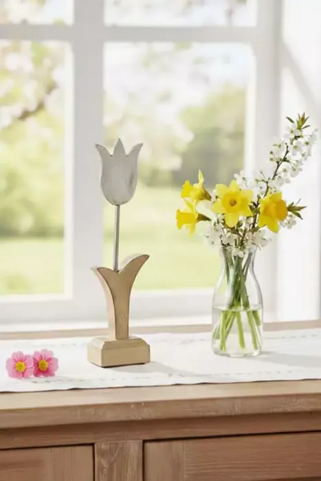 Metall‑Tulpe auf Holzsockel ca. 26 cm – stilvolle Frühlingsdeko für Zuhause. Jetzt bestellen!