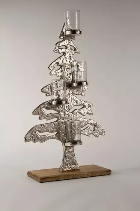 Preview: Detailansicht des Metall-Tannenbaums mit Glaswindlichtern und Mangoholz-Sockel – stilvolle Weihnachtsdekoration