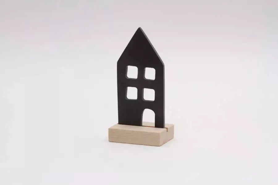 Preview: Skandinavische Deko Haus Figur aus Holz auf Sockel – elegante Wohnaccessoires für dein Zuhause kaufen