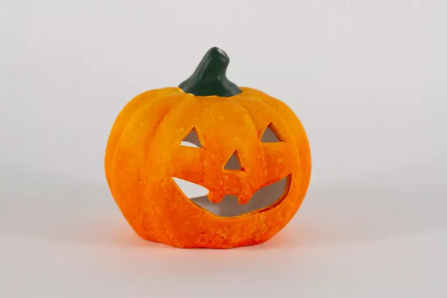 Preview: Handgefertigtes Ton-Windlicht in Kürbisform – charmante Dekoration für Halloween; jetzt sichern