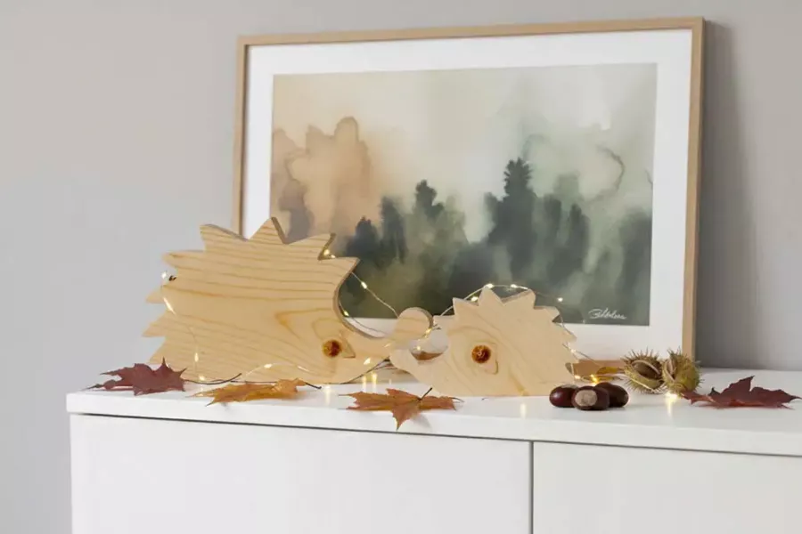 Natürlicher Deko‑Igel aus Kiefernholz – ideale Herbst‑ oder Wohndekoration. Jetzt sichern & gleich bestellen!