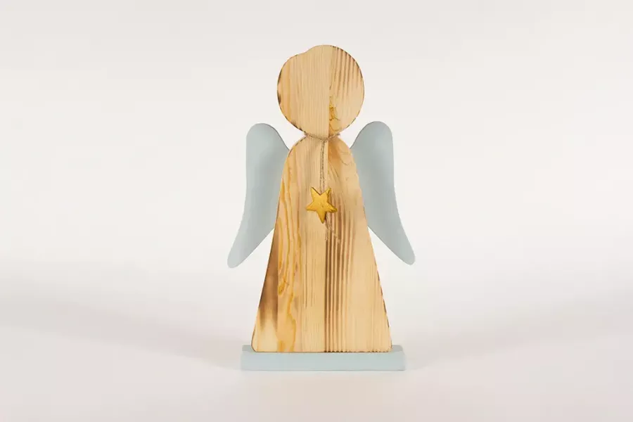 Engel aus Kiefernholz mit blauen Flügeln – 35 cm