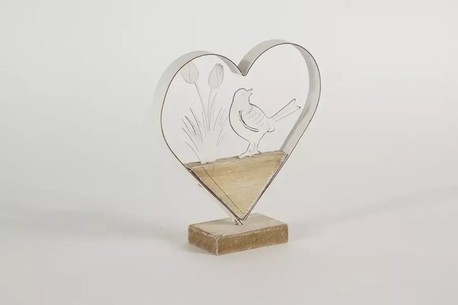 Preview: Dekorativer Herz-Aufsteller aus Holz mit filigranem Vogelmotiv aus Metall – perfekte Osterdeko.