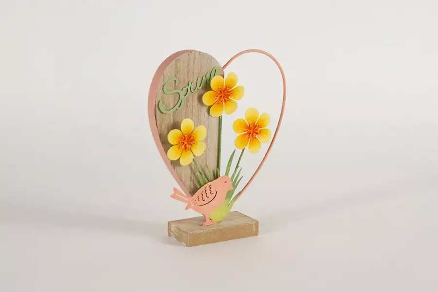 Preview: Dekorativer Herz-Aufsteller mit Vogel – ideal als Geschenkidee für Frühling & Ostern.
