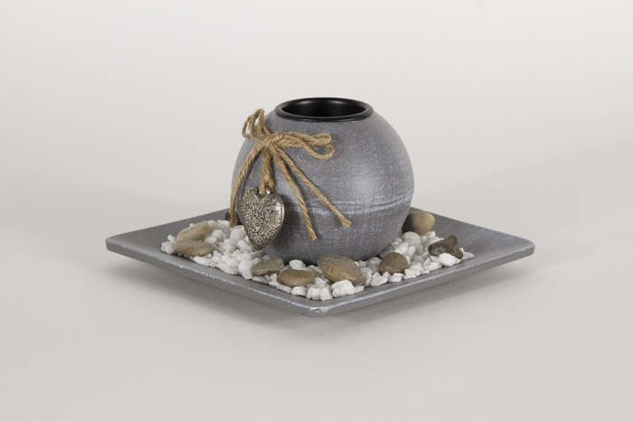 Teelichthalter aus Holz mit Deko-Steinen Betonoptik