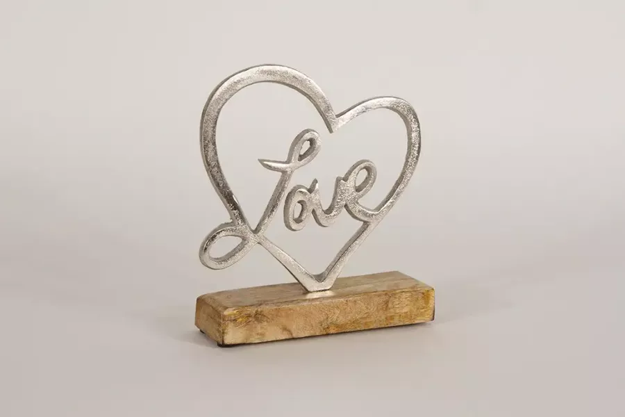 Preview: Herz Love aus MetaHerz Love aus Metall – moderne romantische Wohnraumdekorationll auf Holz Sockel
