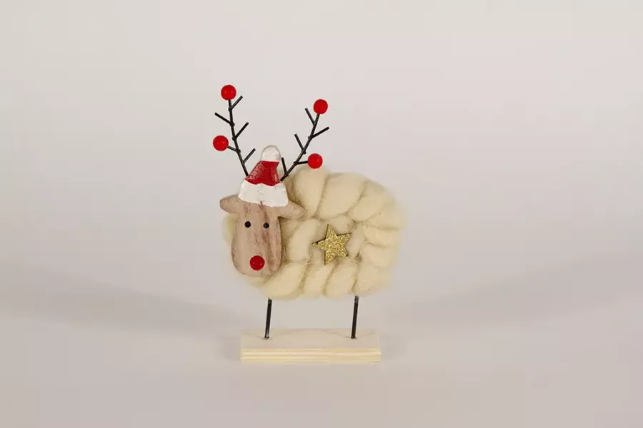 Preview: Elch aus Holz mit weißer Wollverzierung als rustikale Winterdeko