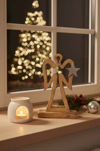 Weihnachtsengel aus Holz mit Metallstern – stilvolle Tischdekoration
