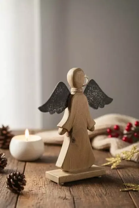 Engel aus Mangoholz mit filigranen Metall Flügeln – exklusive Weihnachtsdeko