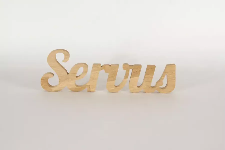 Preview: Holz Schriftzug Servus als Deko im Flur