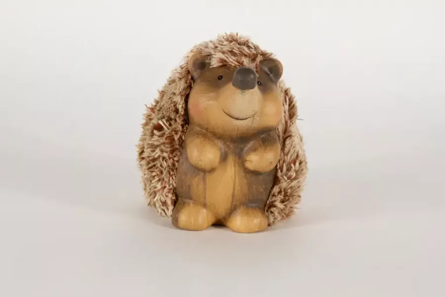 Preview: Stehender Igel aus Ton mit Kunstfell – herbstliche Deko fürs Regal oder Fenster; gleich entdecken