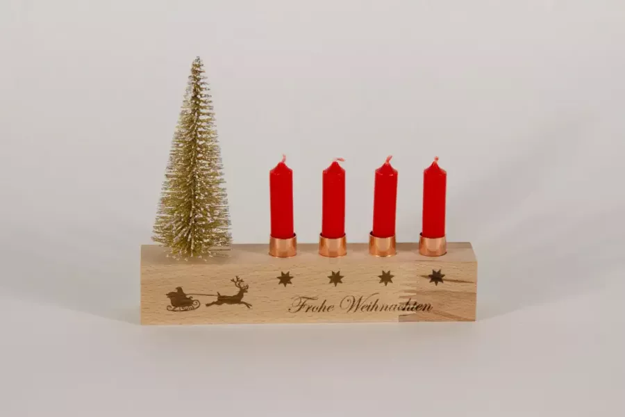 Preview: Kerzenständer Advent aus Buche Holz mit vier Kerzenhaltern festlich dekoriert