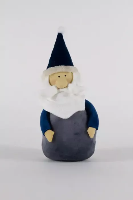 Preview: Nikolaus aus Textil in Blau/Grau – charmante Deko für Fensterbank oder Fenster