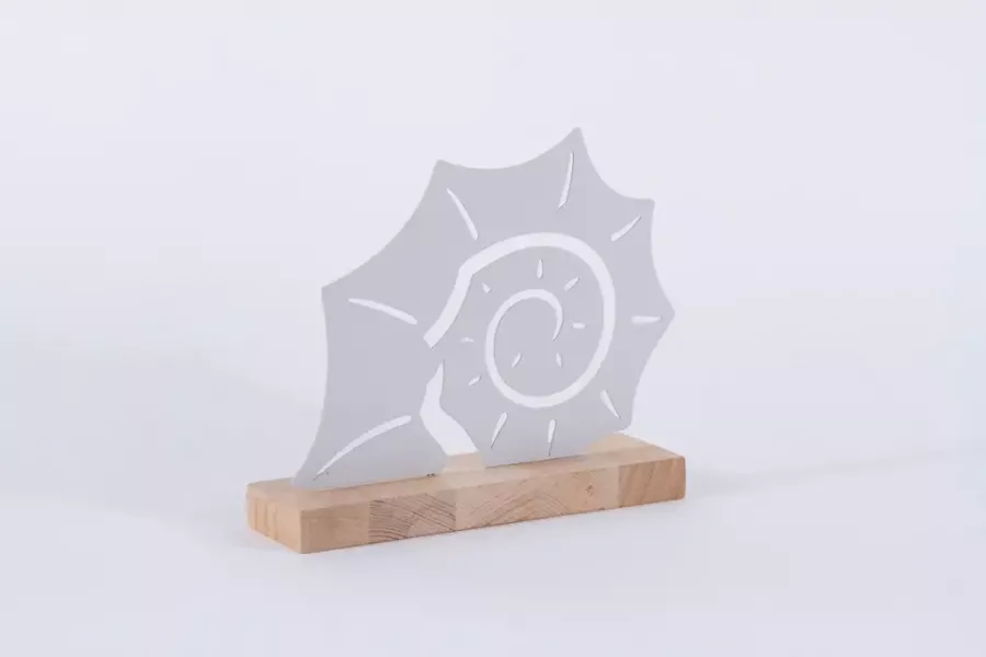 Preview: Muschel aus Metall auf Holz maritim