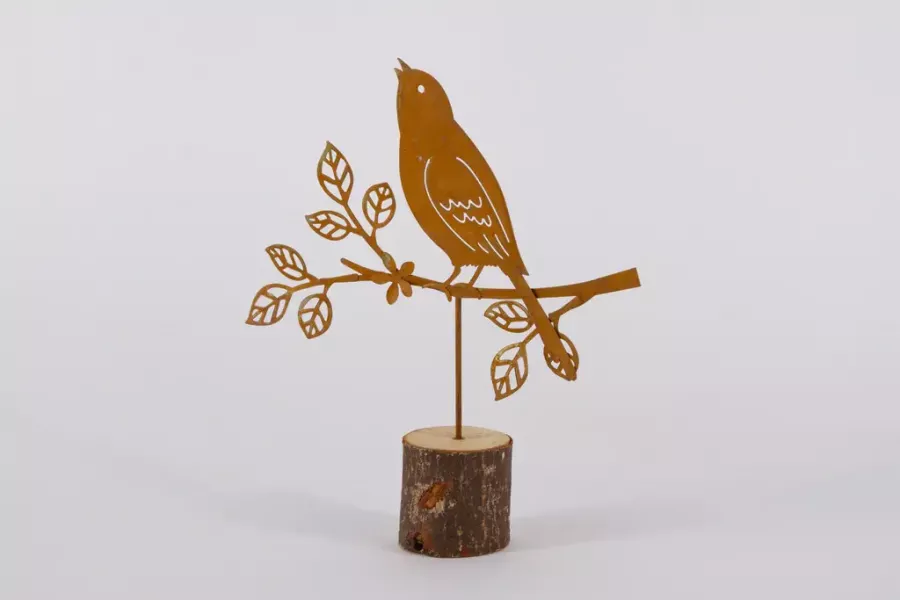 Preview: Vogel auf Holzstamm Edelrost stehend