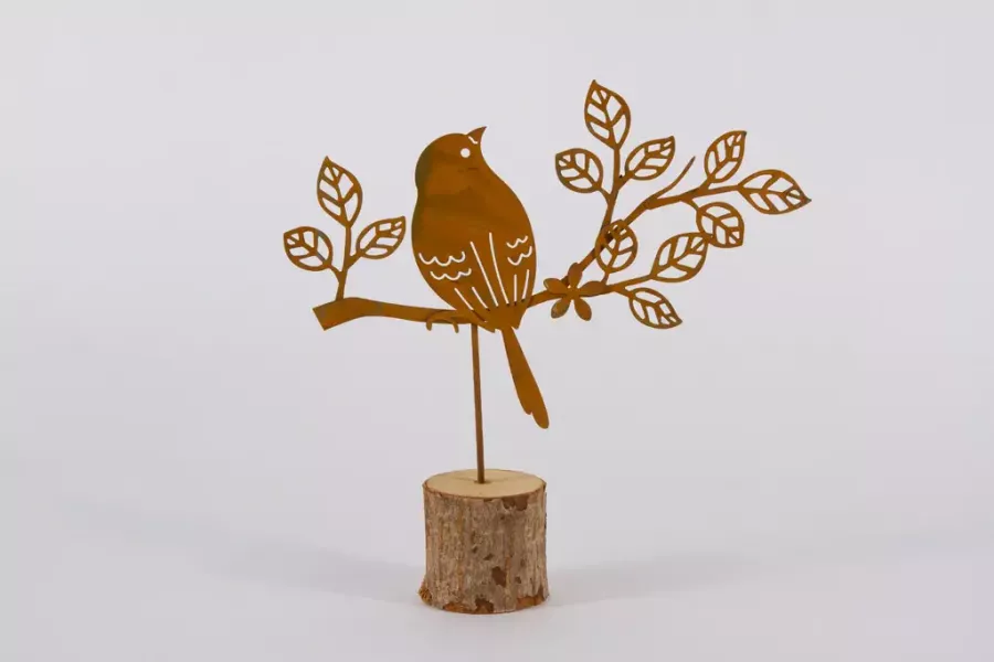 Preview: Vogel auf Holzstamm Edelrost stehend