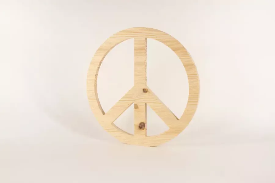 Preview: Peacezeichen aus Holz 38cm natur