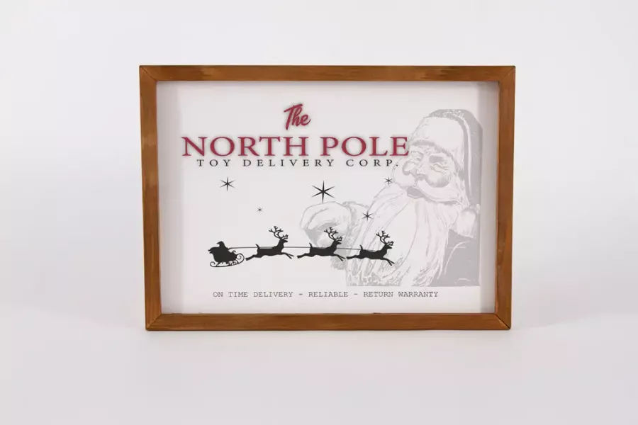 Preview: Wandbild aus Holz mit The North Pole Motiv – nostalgische Vintage Weihnachtsdeko
