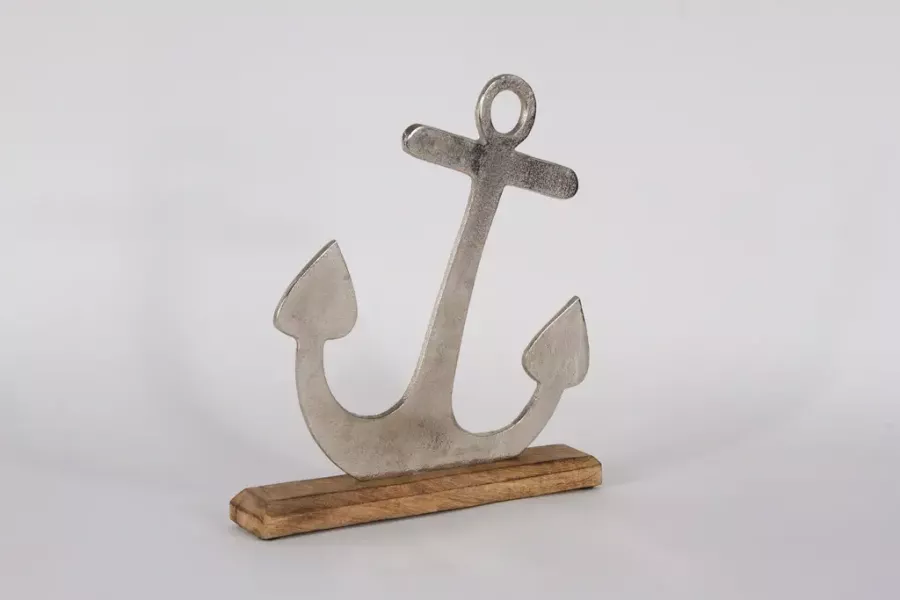 Preview: Anker aus Metall auf Holzsockel, 29 cm – maritime Deko für Wohn- und Arbeitsbereiche