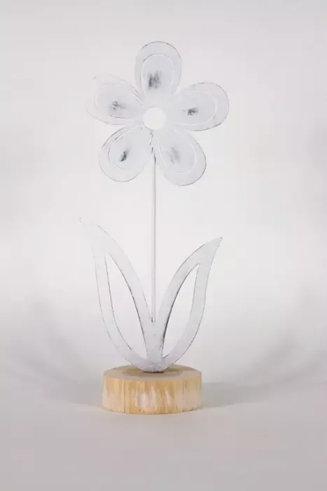Preview: Dekorative Blume aus Metall auf Mangoholz-Sockel – perfekte Tischdeko für Frühling & Sommer.