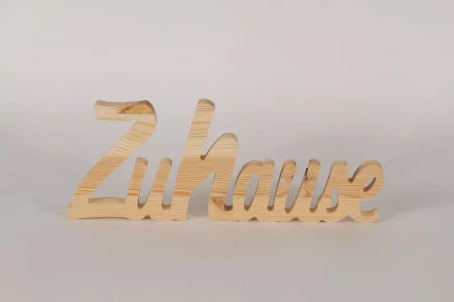 Preview: Schriftzug Zuhause aus Holz – stilvolle Wanddekoration