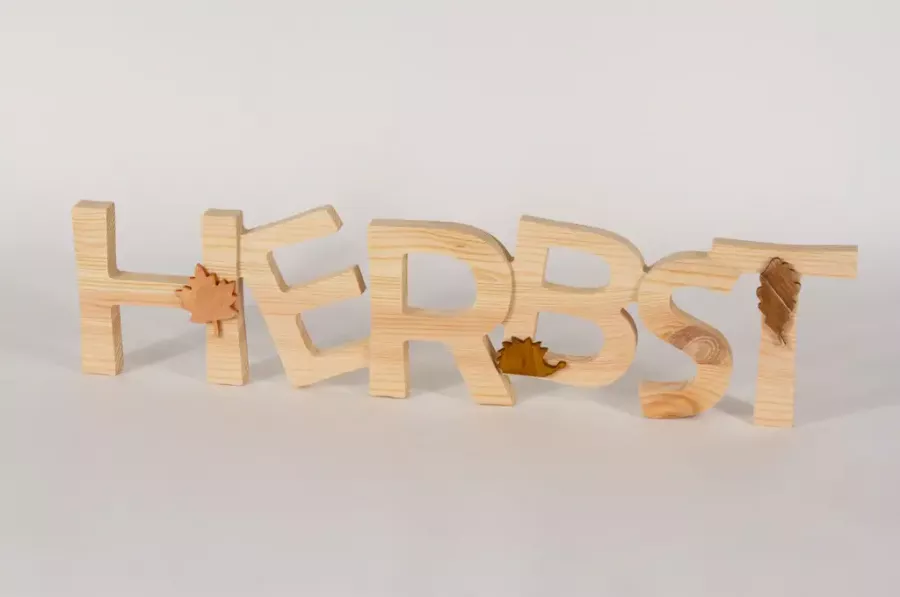 Preview: Herbst-Schriftzug aus naturbelassenem Kiefernholz