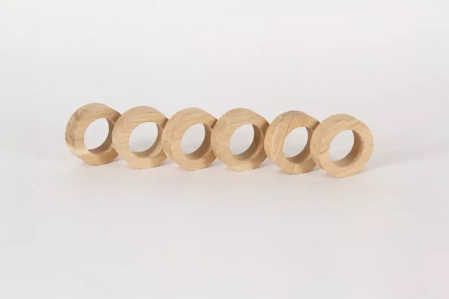 Preview: Runder Serviettenring aus Holz – stilvoller Serviettenhalter jetzt kaufen