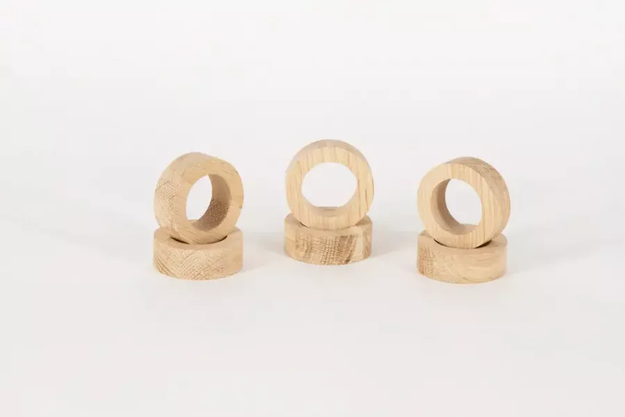 Preview: Runder Serviettenring aus Holz – stilvoller Serviettenhalter jetzt kaufen