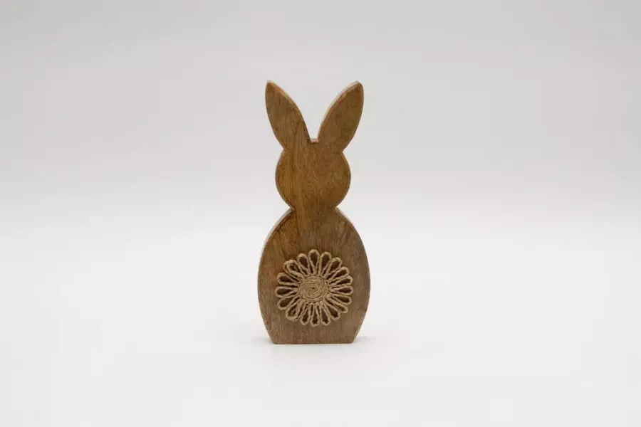 Preview: großer Hase aus Mangoholz mit Blume rustikale Osterdeko jetzt kaufen