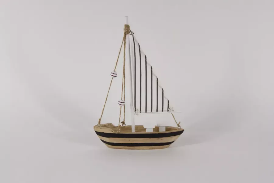 Preview: Segelboot aus Holz schwarz – moderne maritime Dekofigur jetzt online kaufen