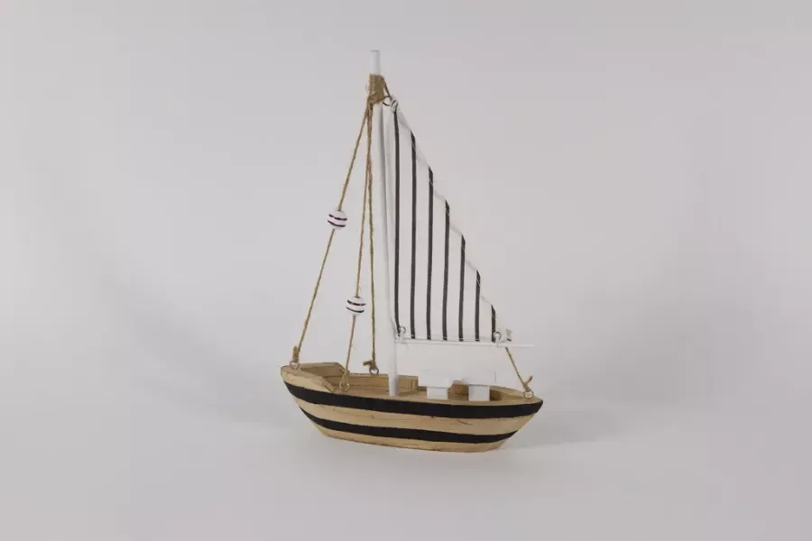 Preview: Segelboot aus Holz schwarz – moderne maritime Dekofigur jetzt online kaufen