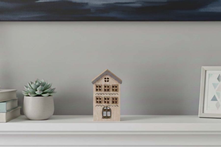 Preview: Naturfarbenes MDF Holzhaus 15 cm – perfekt für Regal oder Fenster