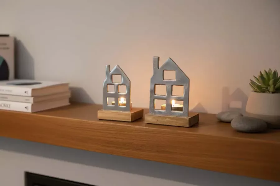 Teelichthalter Haus aus Metall – stimmungsvolle Deko mit Licht