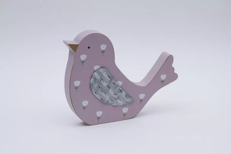 Preview: Dekorativer Vogel aus MDF in Rosa mit Blumenaufdruck – perfekte Tischdeko für Frühling & Sommer.